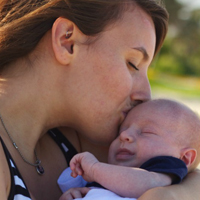 Completing a Newborn Baby Portrait Session on a Beach – Tuts+ Premium